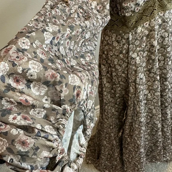 JOYFOLIE Mia Joy Isabella Dress In Olive Floral - Picture 9 of 16